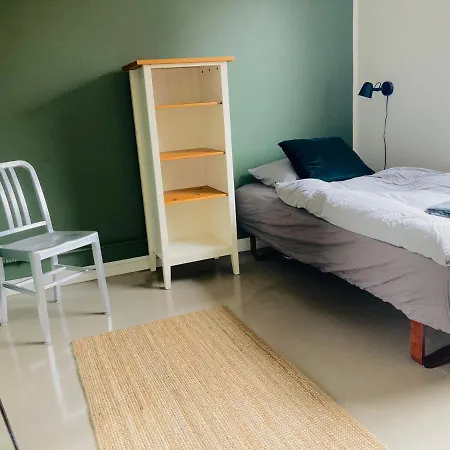 Med Private Vaerelser Delt Badevaerelse/kokken, Sj. * Viby