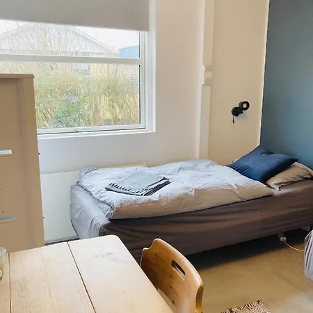 홈스테이 Med Private Vaerelser Delt Badevaerelse/kokken, Sj. Viby