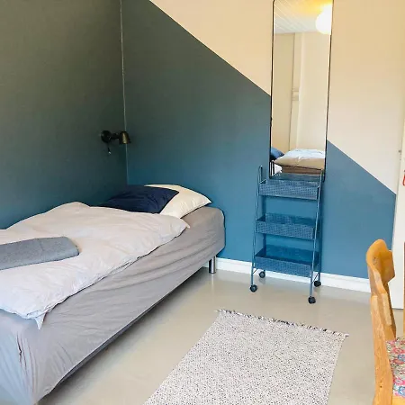 Med Private Vaerelser Delt Badevaerelse/kokken, Sj. *