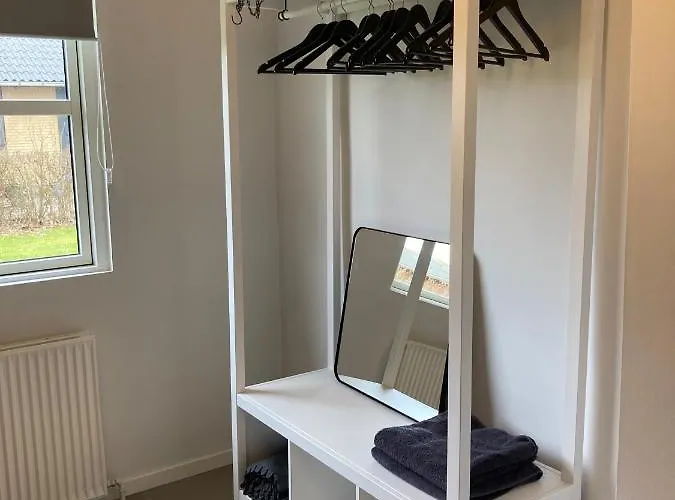 Med Private Vaerelser Delt Badevaerelse/kokken, Sj. * Viby