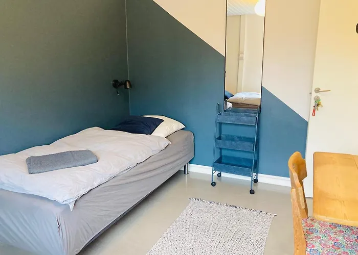 Med Private Vaerelser Delt Badevaerelse/kokken, Sj. *